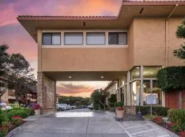 Best Western PLUS Inn of Hayward