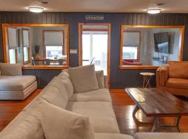 Break Away Hot Tub Lake Access & Game Rooms