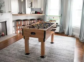 Cityside Escape Spacious with Game Room & Fire Pit