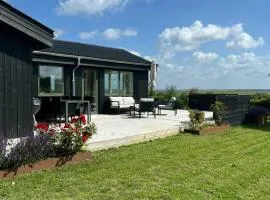 Sommerhus Med Vildmarksbad Og Udsigt Over Vandet