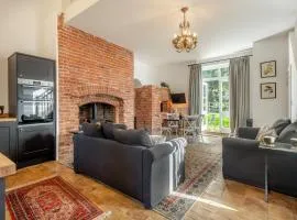 Bessingham Mews