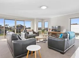 Seal Haven - Central and minutes to the beach