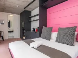 Cozy Studio with Lions Head Views