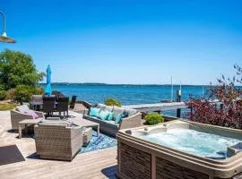 Drift Away Hot Tub Kayaks Lakefront & Games