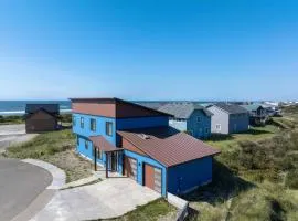 Brand-New Beach Retreat Hot Tub Sleeps 13