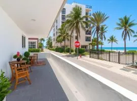 The Pearl Beachside Apartments on Hollywood Beach
