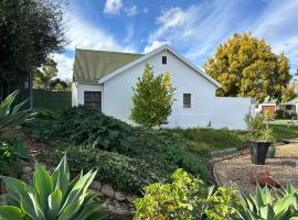 Rose Garden, a Self-catering cottage, hotel v destinaci Worcester