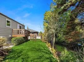 Sunlit Ballard Home Close to Golden Garden