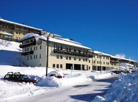 Studio on the ski slopes, hotel in Passo del Tonale