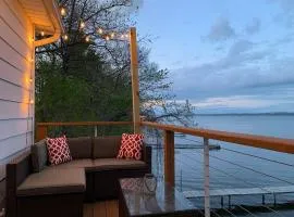 Waters Edge Lakefront with Kayaks Fire Pit and Dock