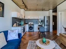 The Bridgewater collection 411- Luxury 1 bed Morden Apartment at Century City