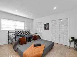 Luxury Miami Home Close to Beach & Aventura Mall