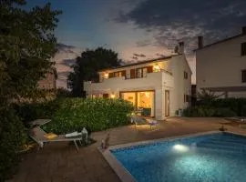 Villa Mare With Private Pool And Garden - Happy Rentals
