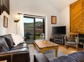 Canyon Village Red Pine Comfort C6