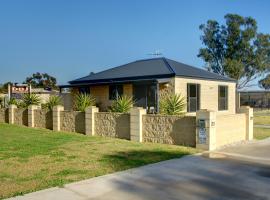 DBJ Holiday Units, cottage in Mulwala