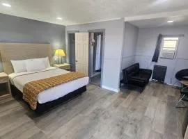 Travelers Inn