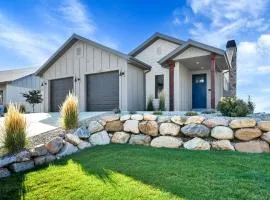 Angels Landing All Season Paradise Powder Mountain Views & Golfing