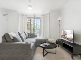 Comfortable 1BR near UQ, River Walks & Pool