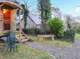 Shepherds Hut One - Uk48784, hotel de lujo en Llangefni