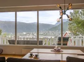 Spacious with a great view over Tromsø