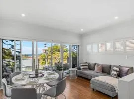 Surf Haven Escape - Modern and Central in Thirroul