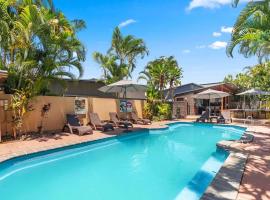 Private Poolside Villa – hotel w mieście Urangan