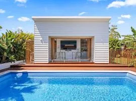Private Poolside Paradise -PoolBar - Walk to Beach