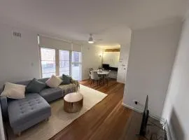 Randwick Luxury 2 Bed Apt & Study Area