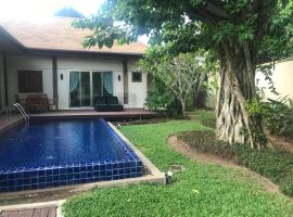 The Niche10 - Oriental Villa 3BR private pool Rawai Beach, hotel in Nai Harn Beach