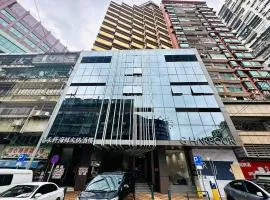 Grand Harbour Hotel