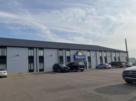 Days Inn & Suites by Wyndham Bloomington/Normal IL, hotel in Bloomington