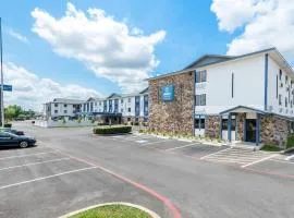Clarion Pointe