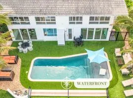 Retreat by Beach Waterfront Lago Key