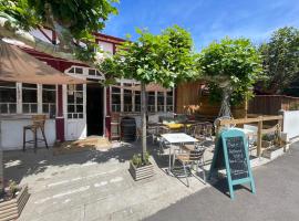 Auberge Les Mufliers - Hôtel Les Forges, hotel di Pontenx-les-Forges