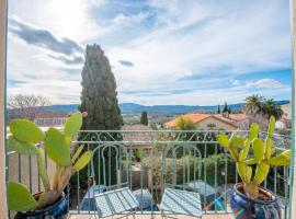 Charming Village House In Grimaud, khách sạn ở Grimaud