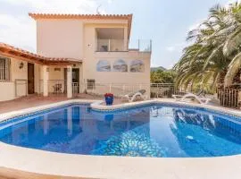 Modern Apartment in Roses with Swimming Pool