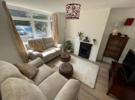 No 1 Staplehall Road - Beautiful Home, hotel in Bletchley