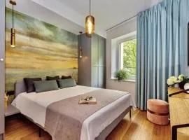 Premium Seaside Escape with Forest View and Free Parking