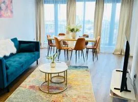 Gorgeous two bedroom luxury Apartment sleeps 6