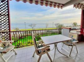 Alba sul Mare Apartments, hotel in Ali Terme