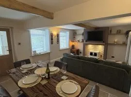 Sunset Cottage - 55 South Lane