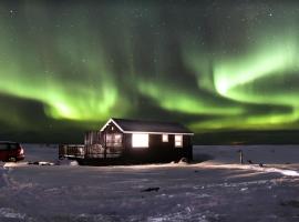 Ocean Break Cabins, hotel with hot tubs in Sandgerði