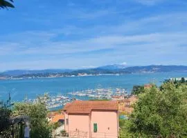 Casa con Giardino e Vista Mare