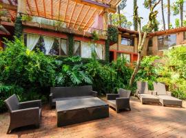 Casa del Rio, Nature Retreat with Temazcal, готель із гідромасажними ваннами у місті Вальє-де-Браво