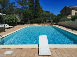 Villa Miry by MMega, hotel en Appignano