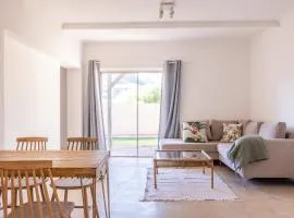 Lovely 2 bedrooms-swimming pool