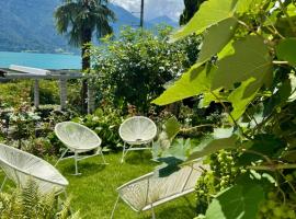Lakeview Swiss Chalet with Hot Tub near Interlaken, hotel in Niederried