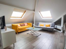 À Quelques pas de la gare Sartrouville T2, hotel in Sartrouville