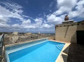 Historic Farmhouse close to San Blass Beach with Courtyard, Kitchen Terrace and Rooftop Pool