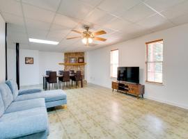 Near Trails and Live Music Cozy Atlanta Apt!, hotel v destinaci Enon